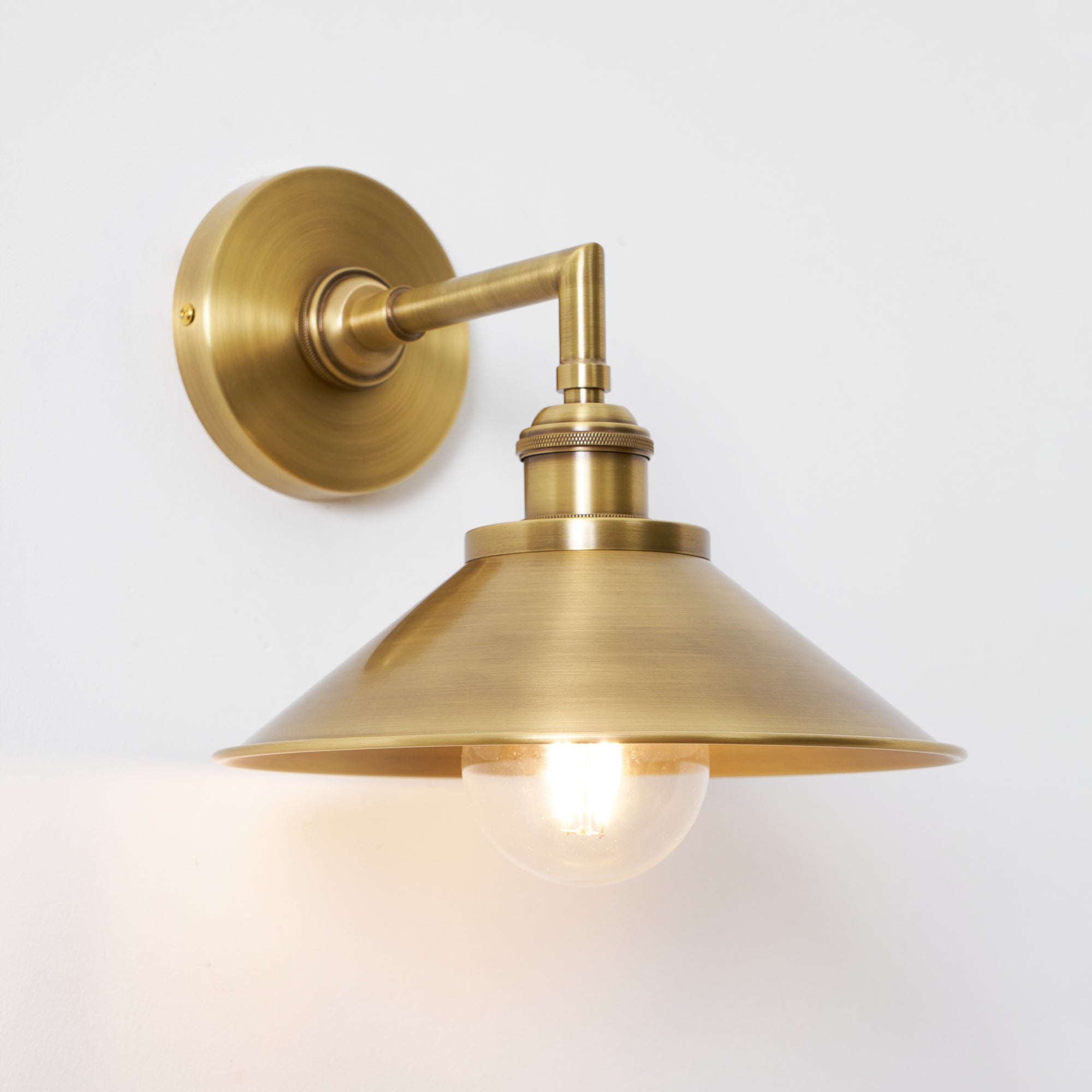 Osile Moderne Wandleuchte aus Messing-Letslighting