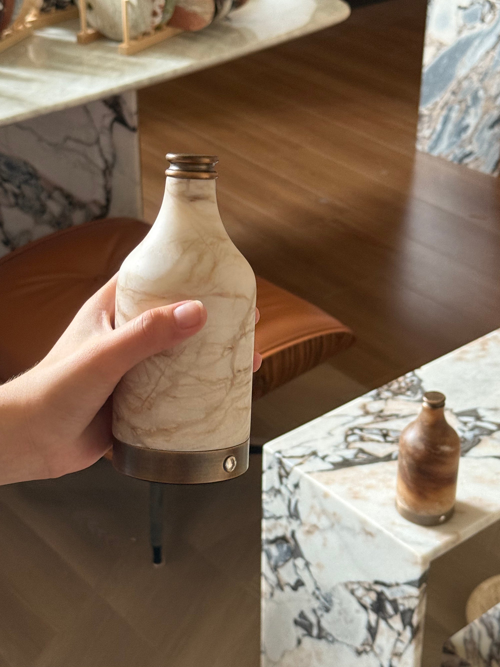 Wine Flasche Alabaster Tischleuchte (Eingebauter Akku)-Letslighting