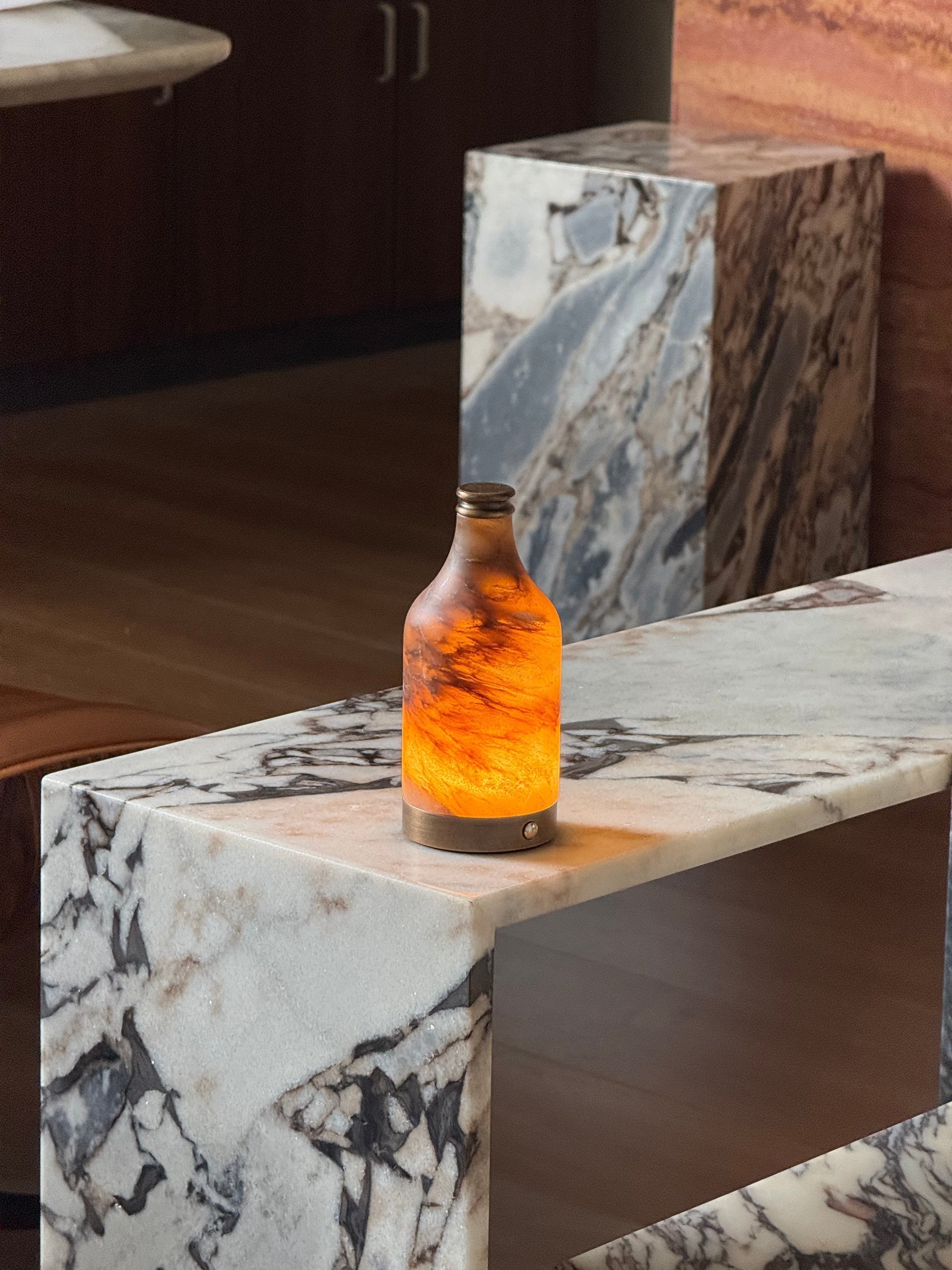 Wine Flasche Alabaster Tischleuchte (Eingebauter Akku)-Letslighting