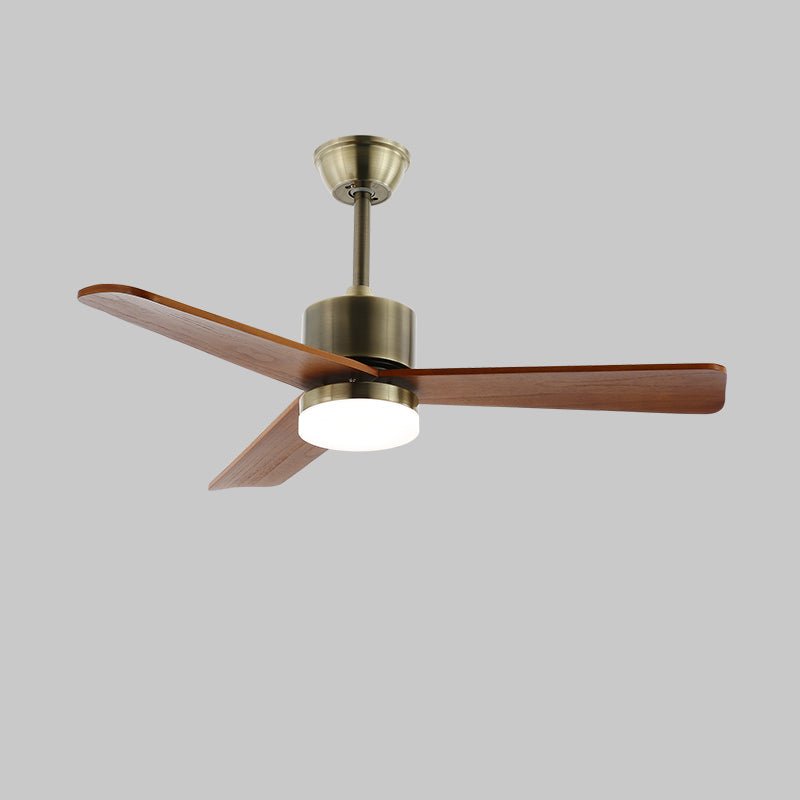 Ventio Deckenventilator mit Beleuchtung in einem Schlafzimmer.
