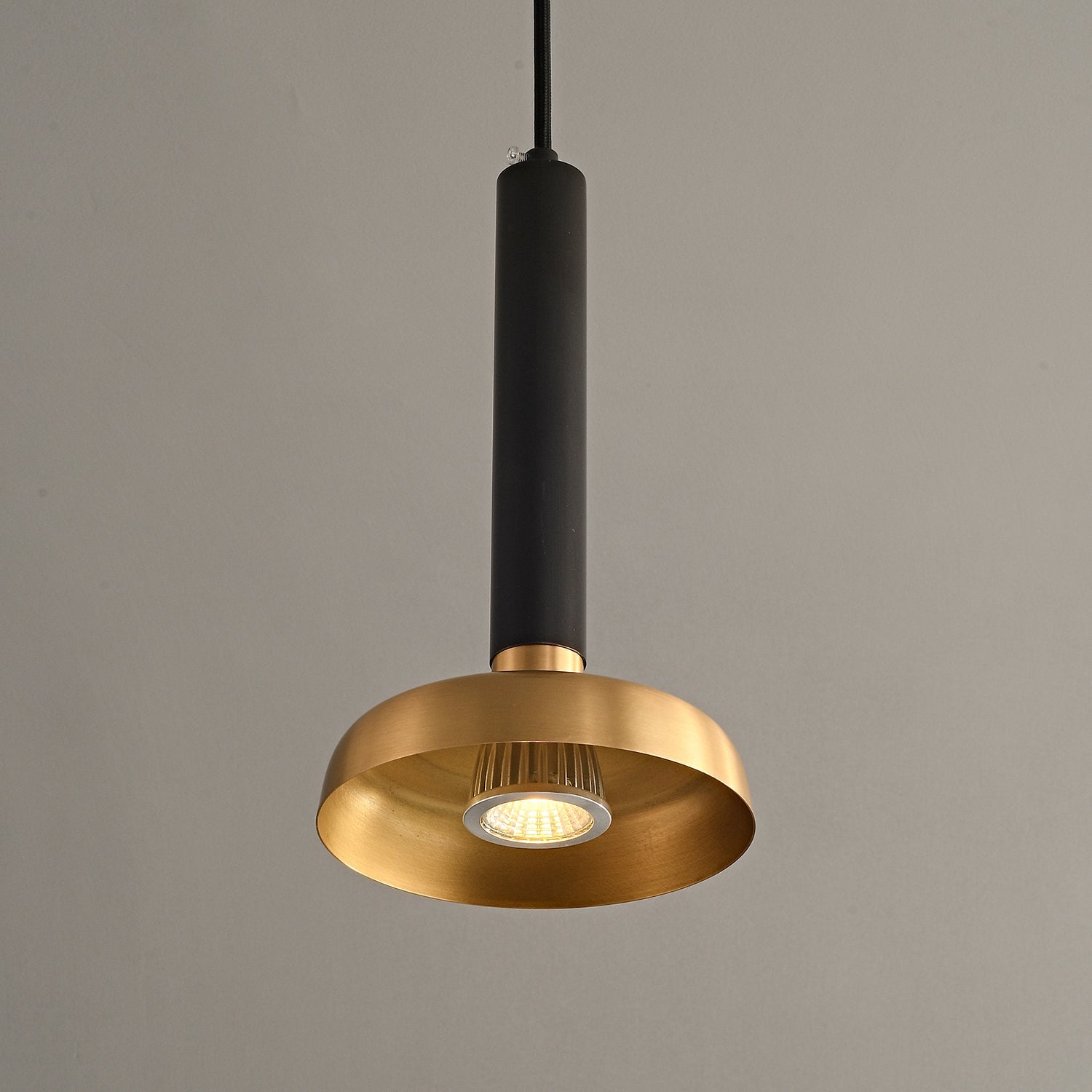 Zephyros Pendant Lamp - Blowlighting