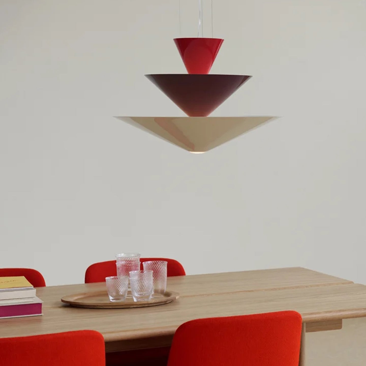 Pyramia Gestufte Pendelleuchte mit Farbblock-Letslighting