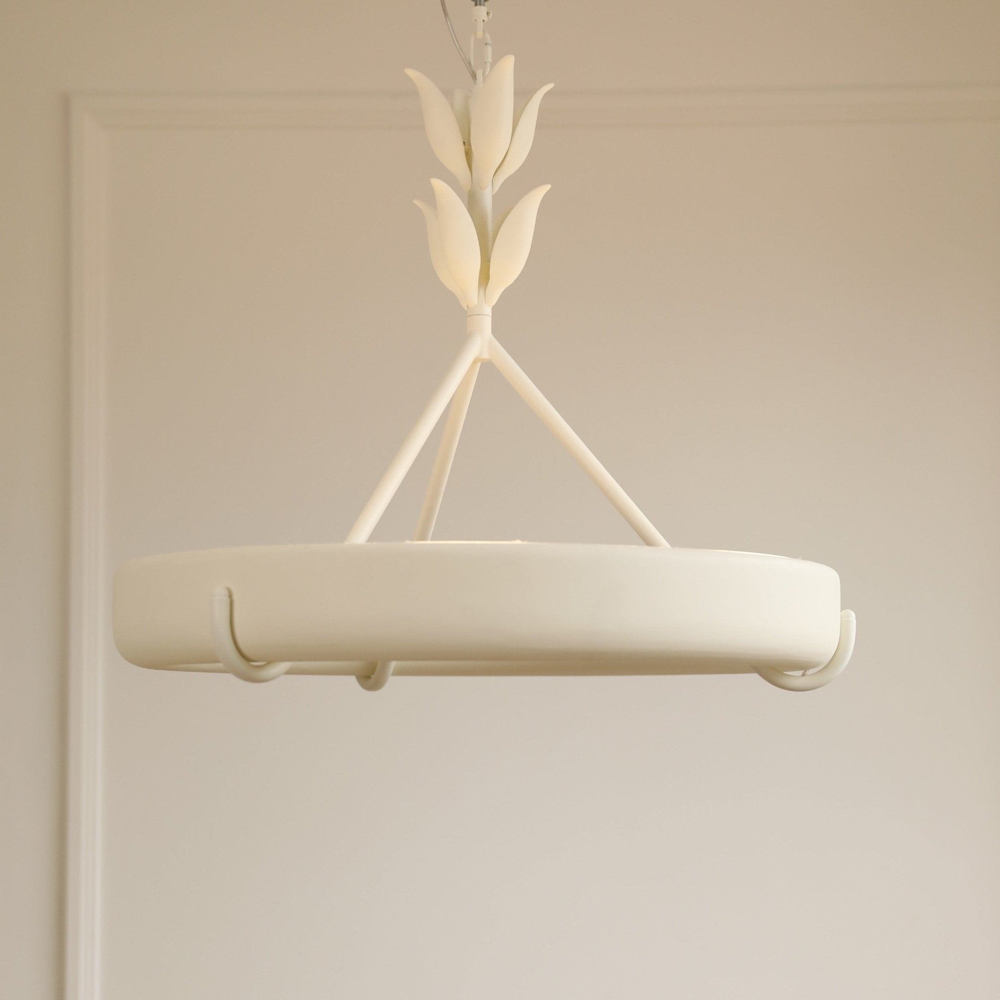 Lustra Kronleuchter Gips Weiß Floral Minimalistisch-Letslighting