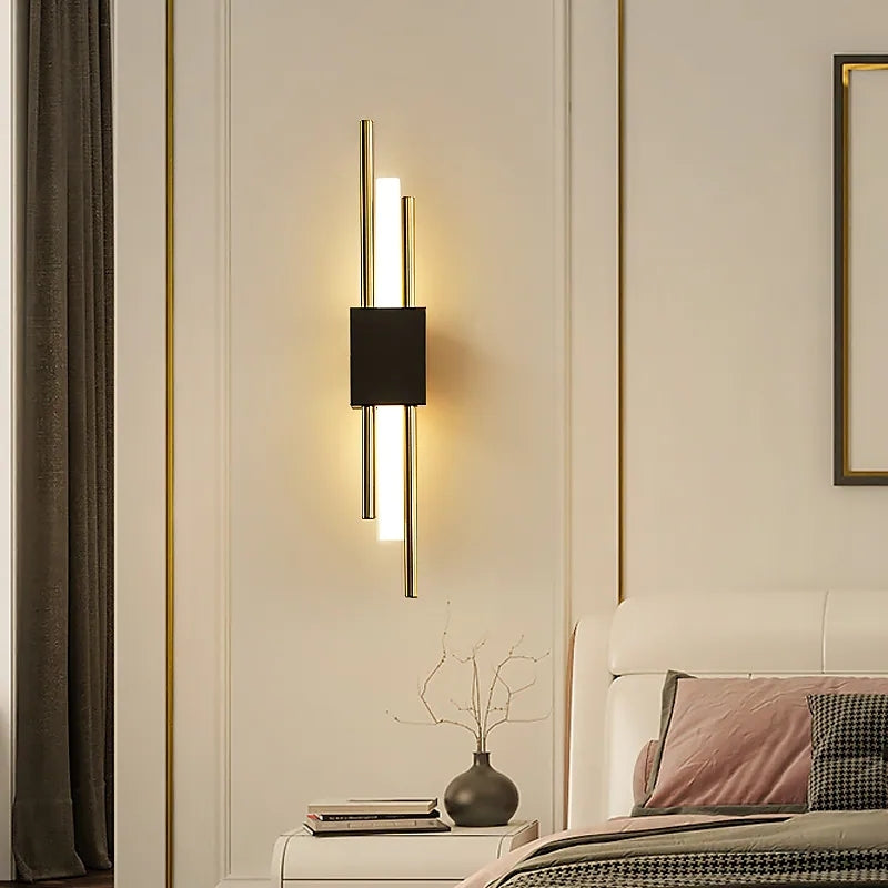 Arisha Modern LED Wandleuchte, Linear, Gold, Schwarz, Metall/Acryl, Schlafzimmer