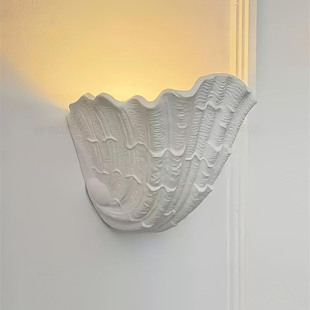 Maris Muschel-Wandleuchte aus Gips
