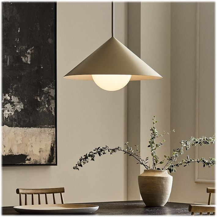 Pendelleuchte in einem industriellen Loft-Stil