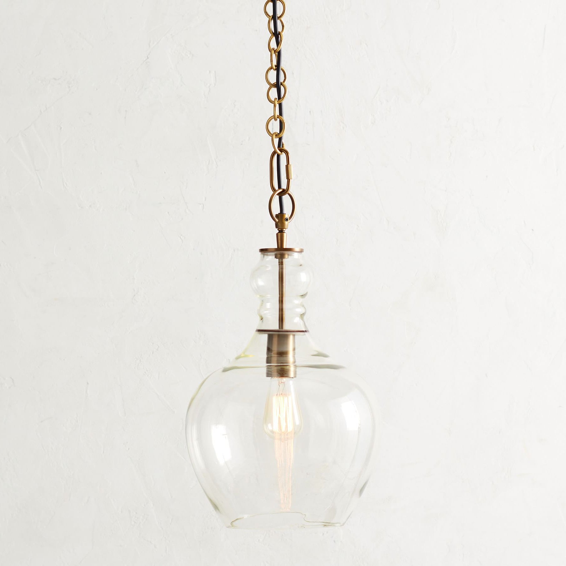 Lawson Pendelleuchte, Installationsbeispiel