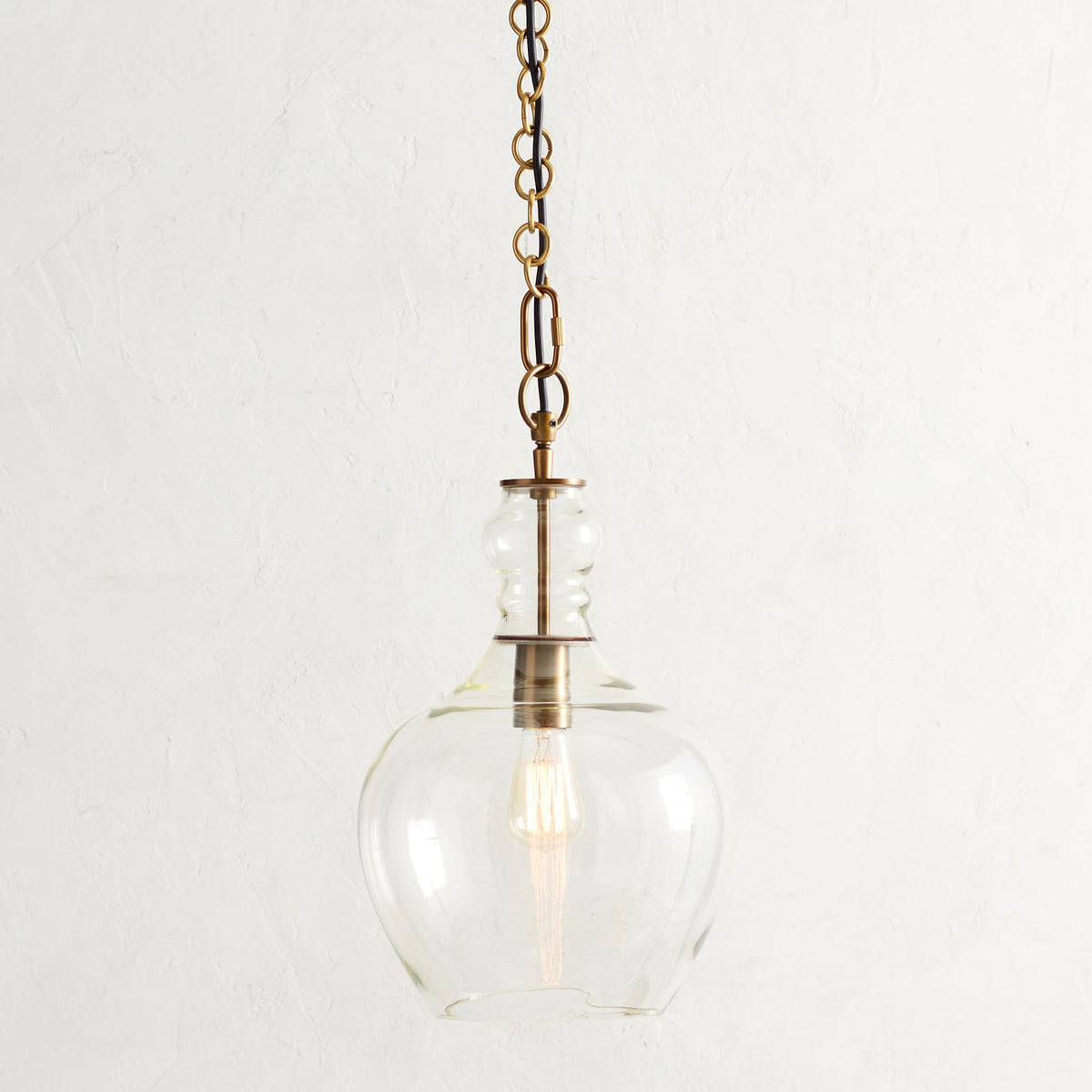 Lawson Pendelleuchte, Installationsbeispiel
