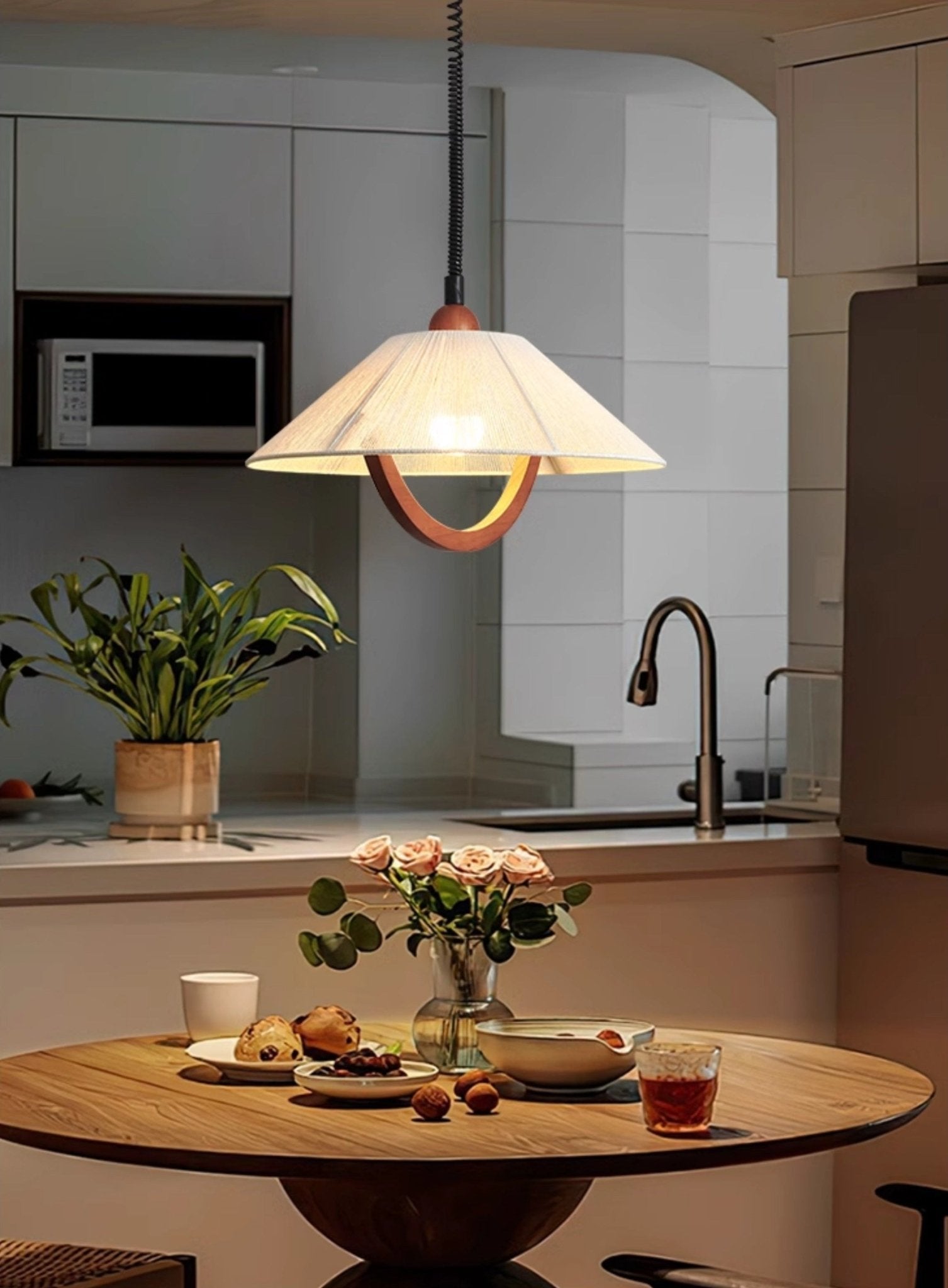 Eleanor Minimalistische Pendelleuchte aus Holz und Stoff-Letslighting