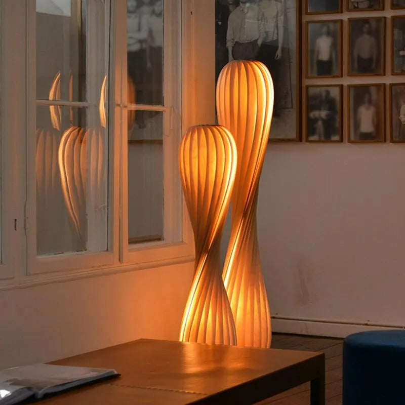 Muto Modern Stehleuchte, Holzfarbe, Wohnzimmer, Holz