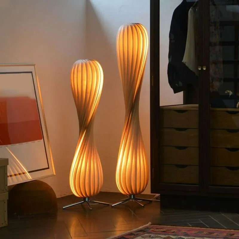 Muto Modern Stehleuchte, Holzfarbe, Wohnzimmer, Holz