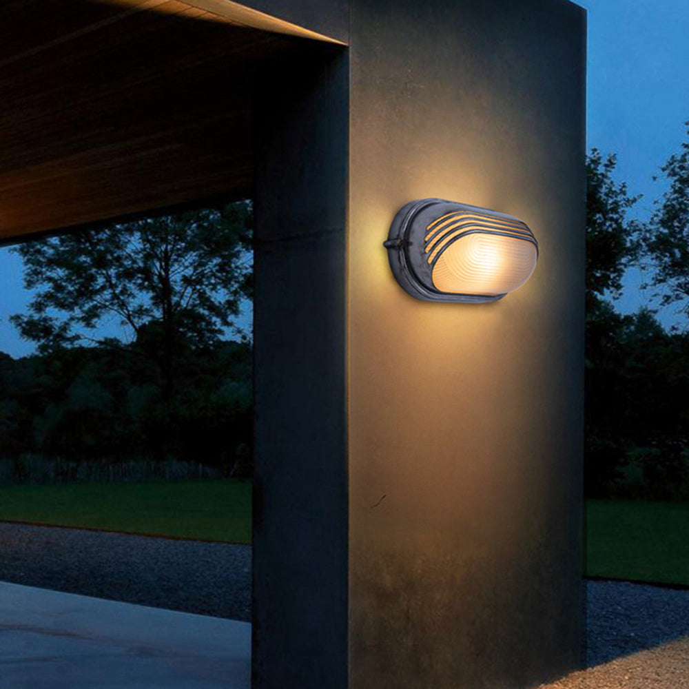 Wyre Geometrische moderne Wandleuchte aus Metall und Glas