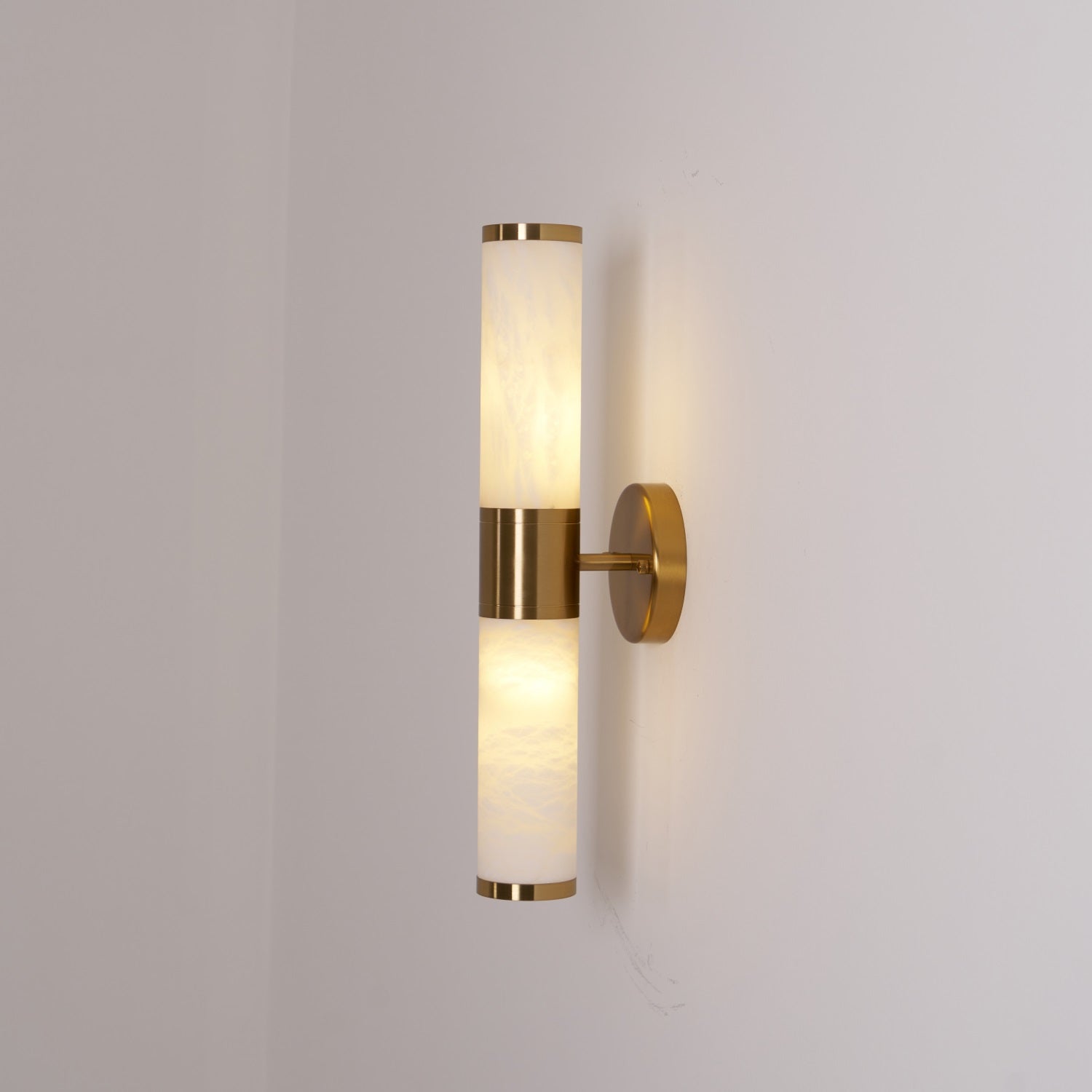 Kaia Minimalist Alabaster Wall Lamp - Neutralighting