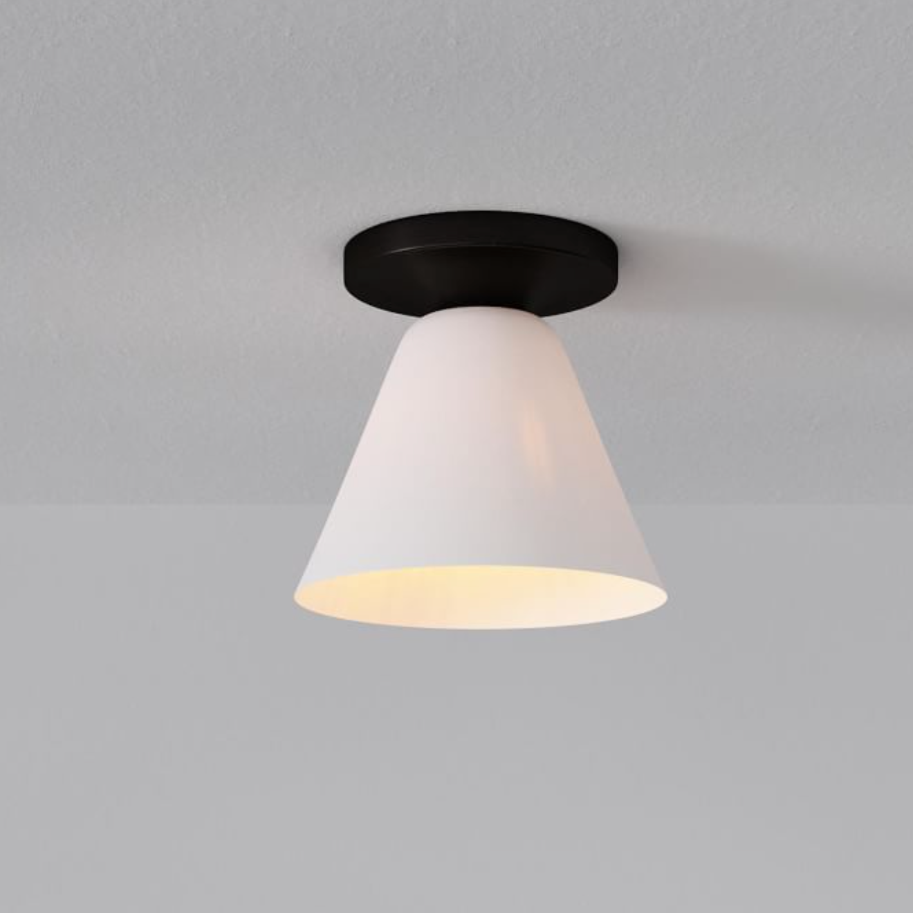 Skulpturale Glas-Deckenleuchte für moderne Räume