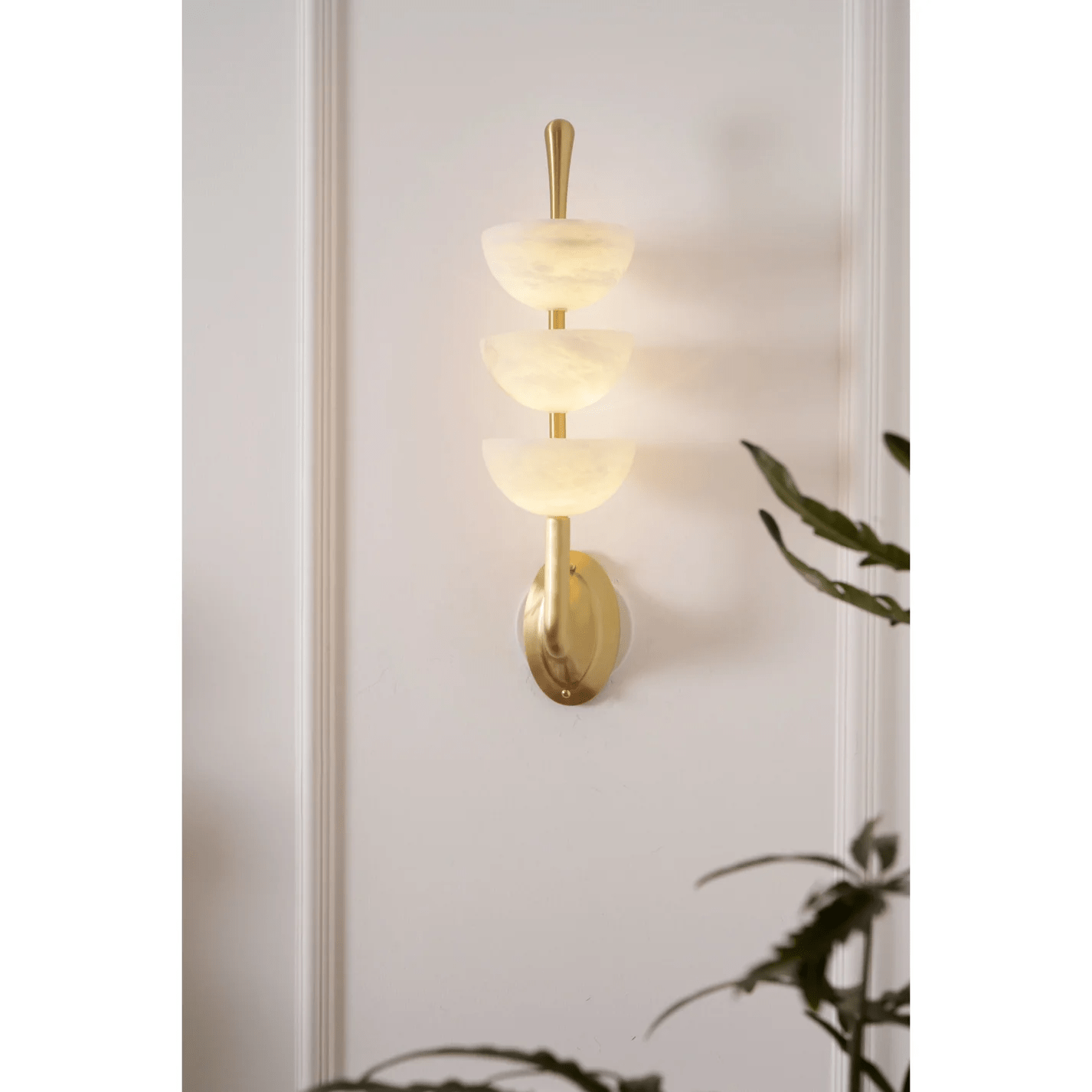 Ulmiraris Alabaster Wall Light - Neutralighting