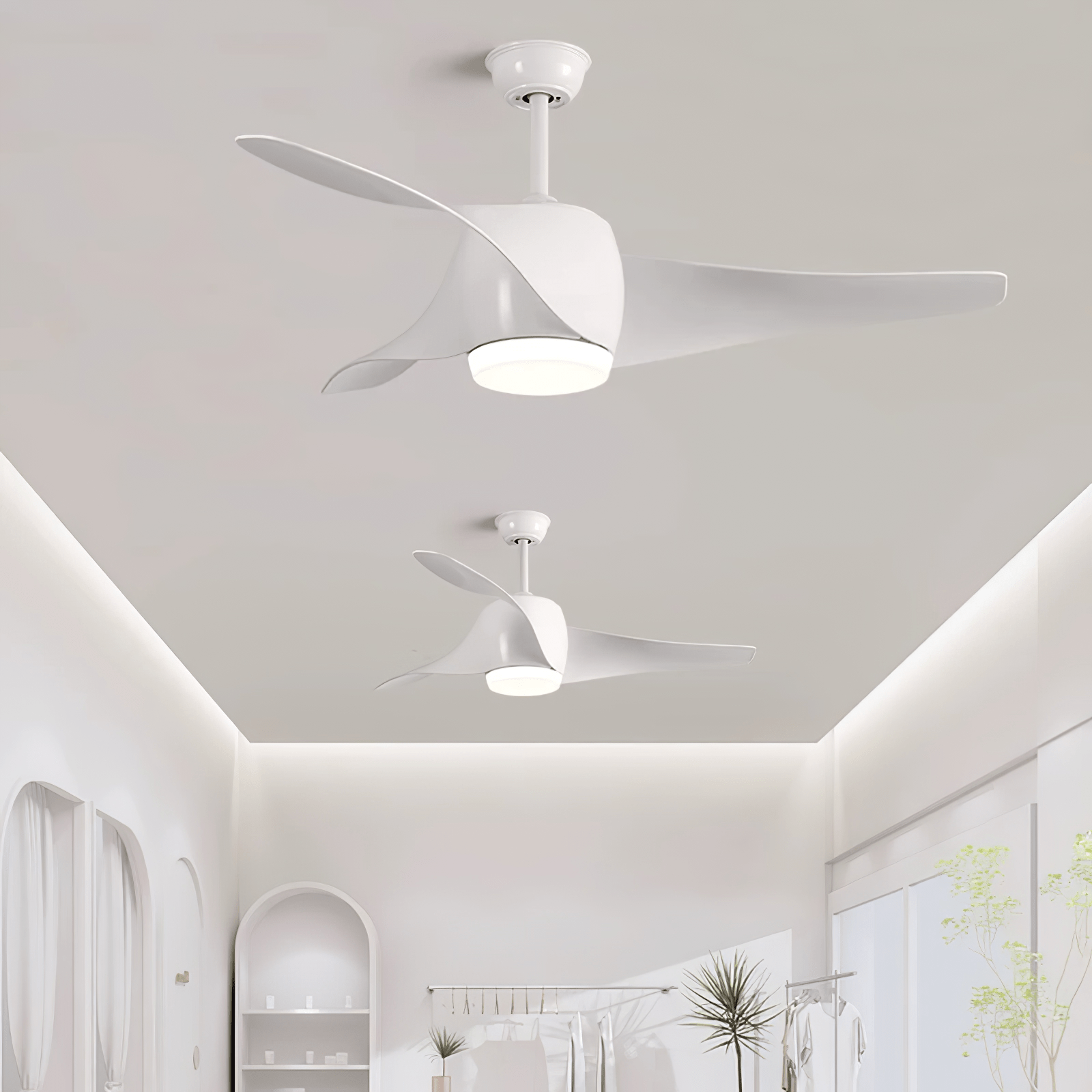 Nahaufnahme des Metallrahmens und der Kunststoffflügel der AeroGlow Deckenventilatorleuchte