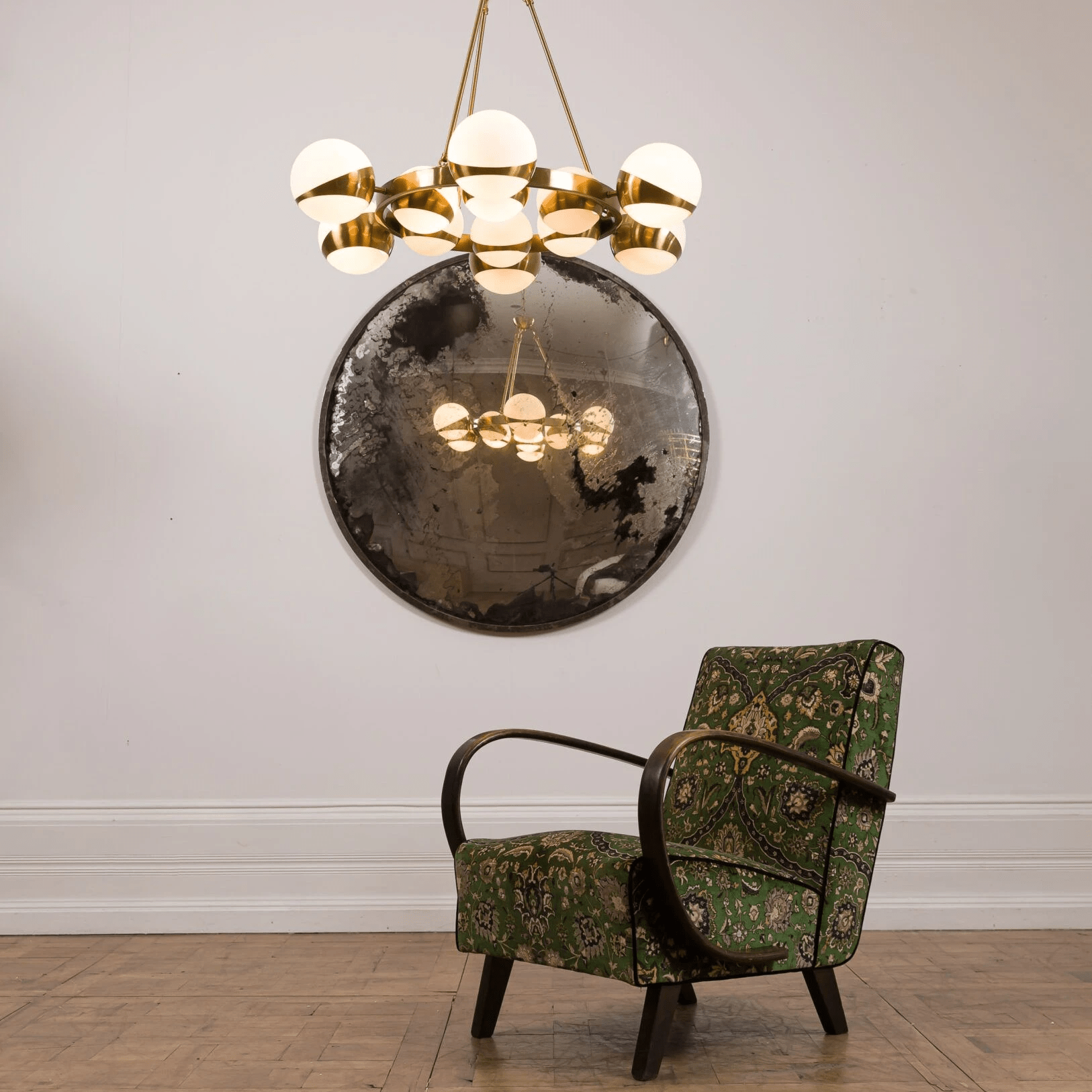 Lumina Kugelförmiger Moderner Kronleuchter aus Messing-Letslighting