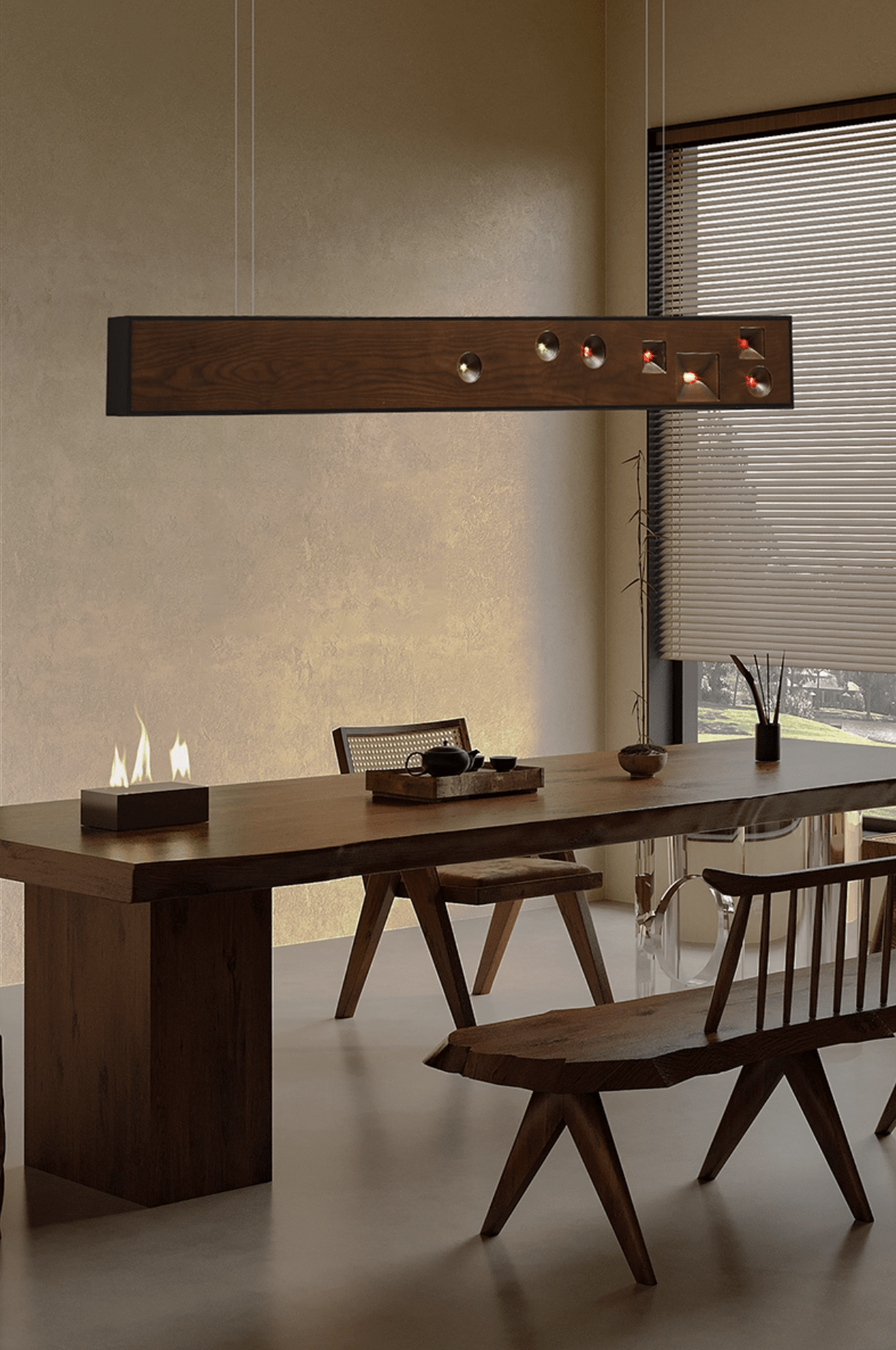 Lustra Lineare Pendelleuchte aus Holz mit Edelsteinen-Letslighting