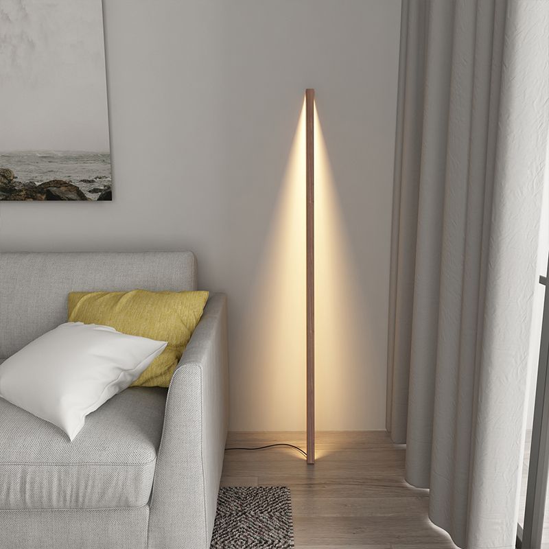 Muto  Linear Stehlampe Holz/Walnuss Wohn/Schlafzimmer Holz