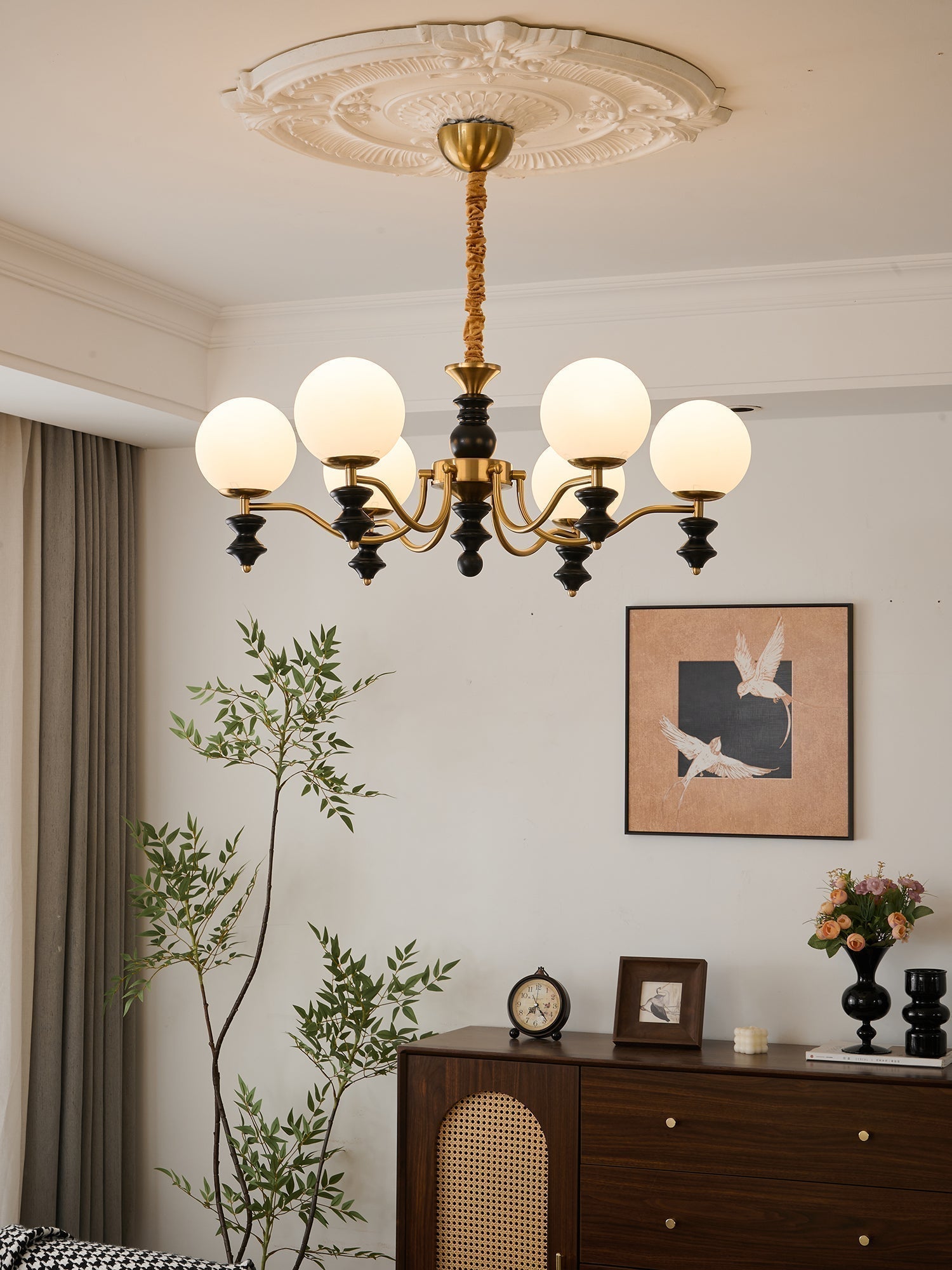 Ordore Traditioneller Eleganter Kronleuchter aus Vintage-Holz-Letslighting