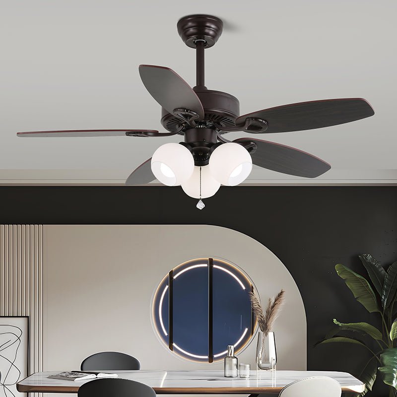 Solara Deckenventilator mit ausgeschaltetem Licht