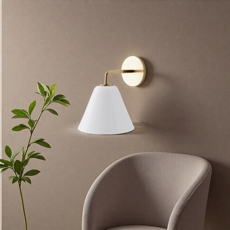 Elegante Wandleuchte aus Messing und Glas