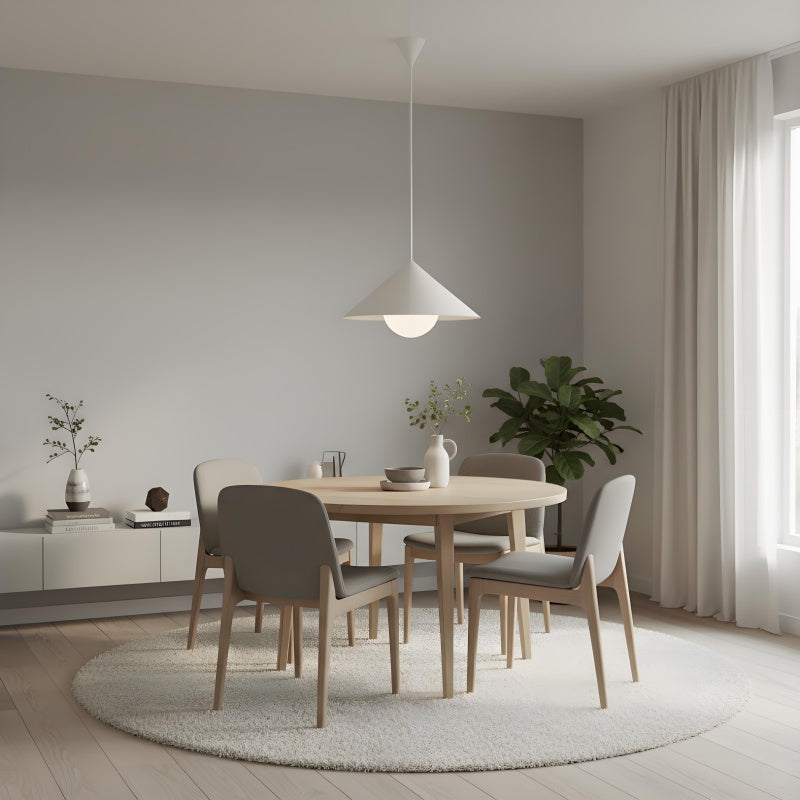 Installation der Pendelleuchte an der Decke