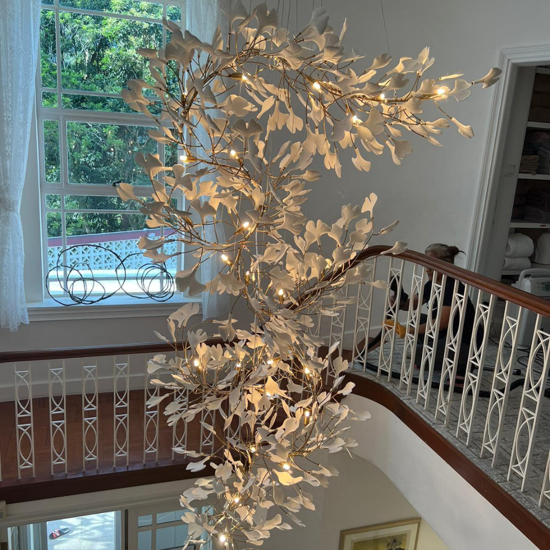 Olivia GloGink Modern Langes Gold LED Kronleuchter, aus Metall&Keramik