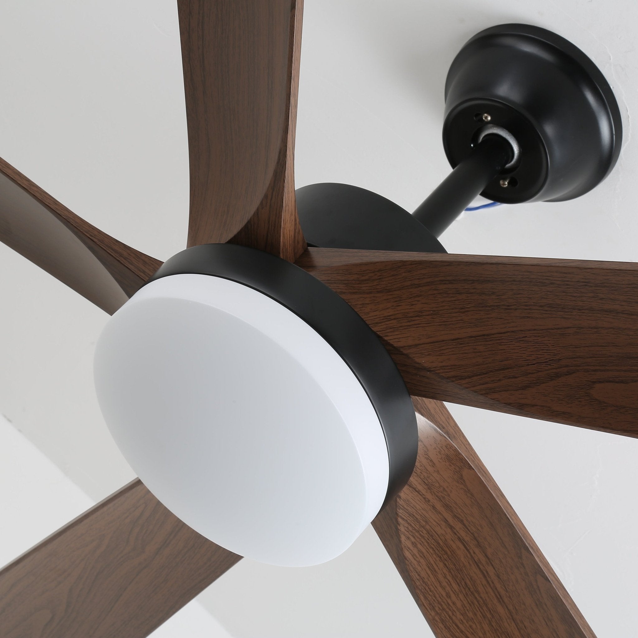 Maßzeichnung des 106cm Eryndor Deckenventilators mit Beleuchtung