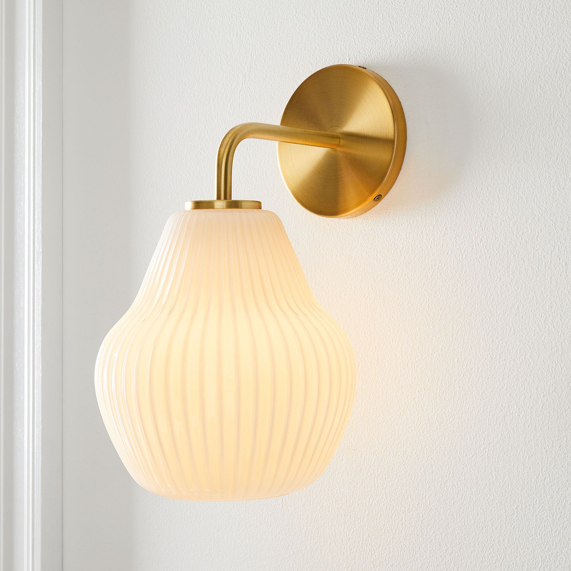 Rivrona Moderne Riffelglas Wandlampe Elegante Innenbeleuchtung für Schlafzimmer