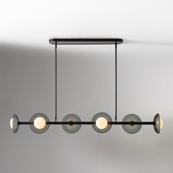 Kronleuchter mit perforierten Metallschirmen