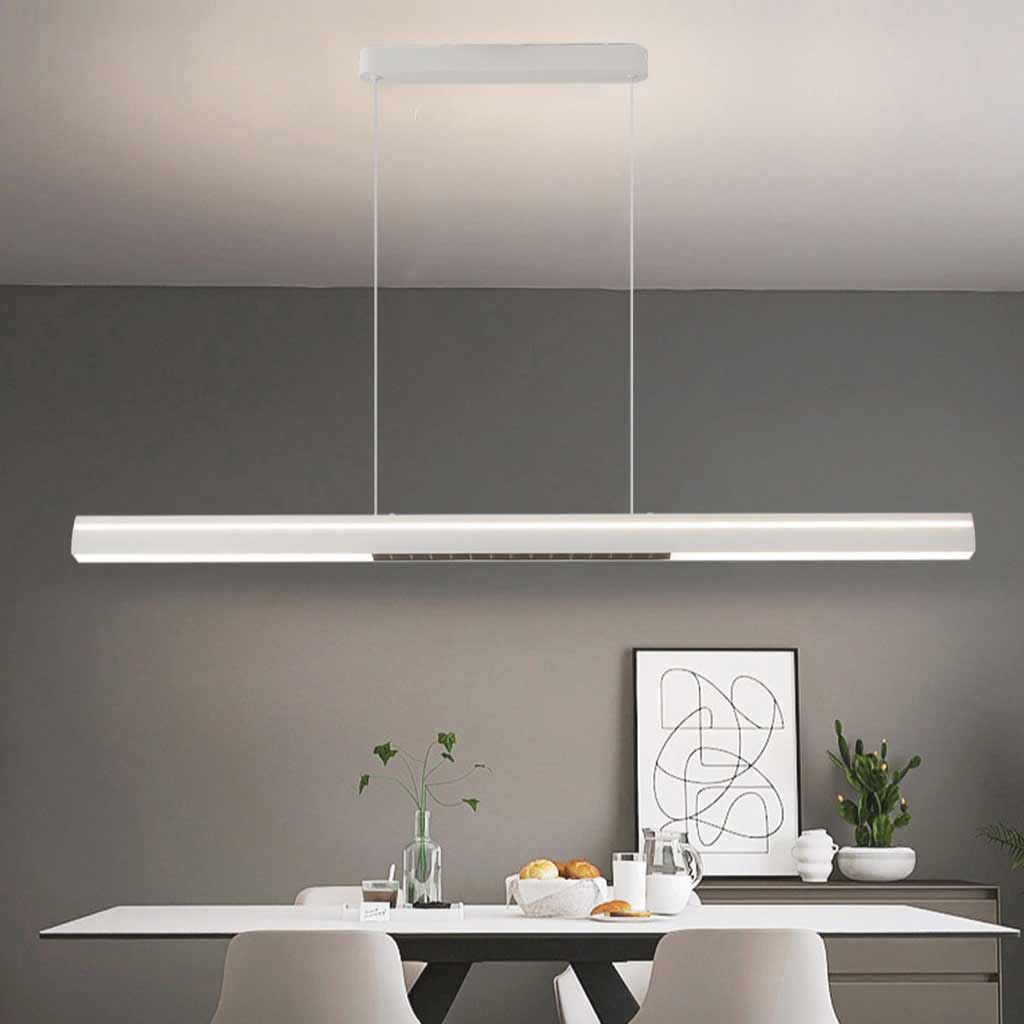 Detailansicht der blendfreien LED-Leiste der Pendelleuchte.