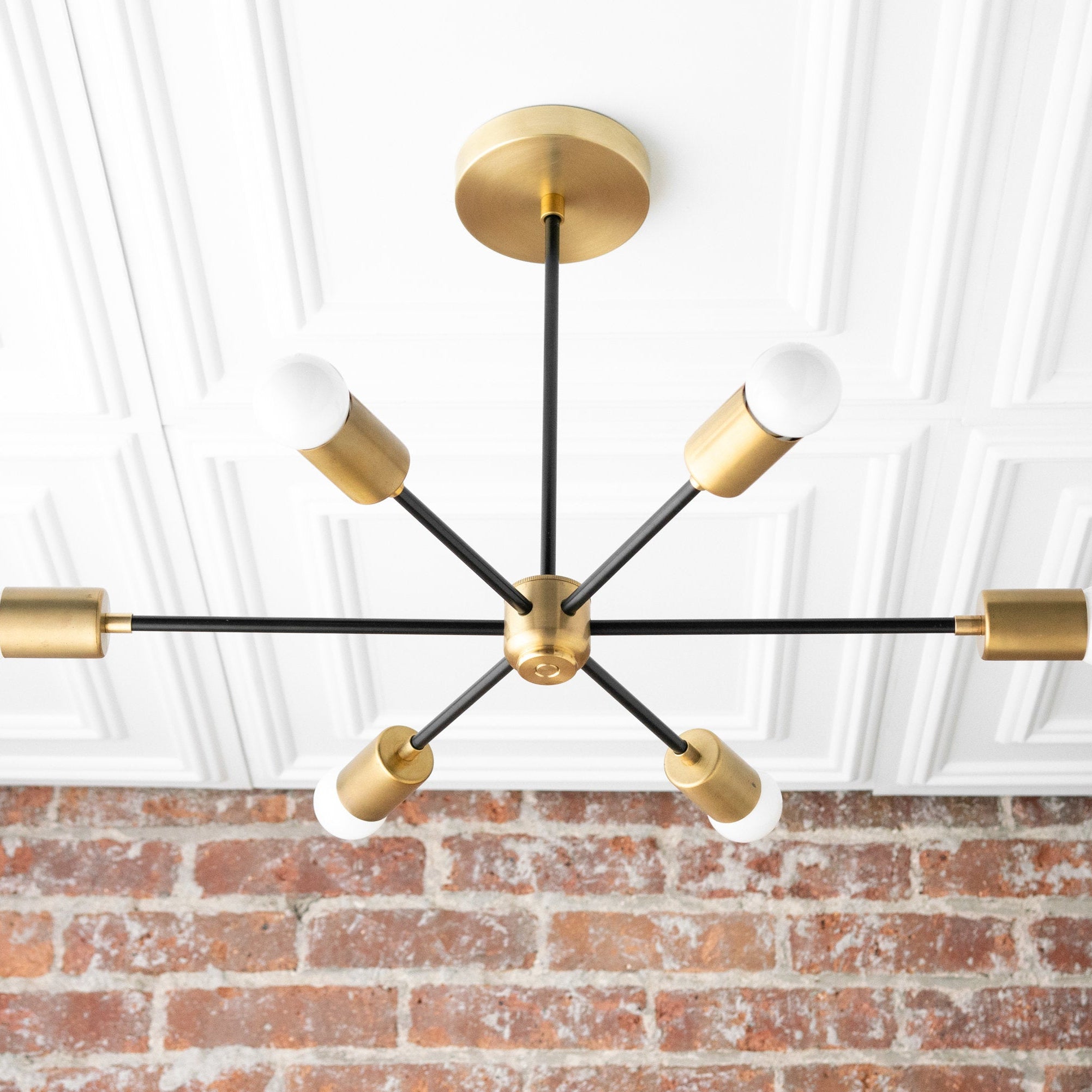 Antikes Messing-Finish der minimalistischen Lampe