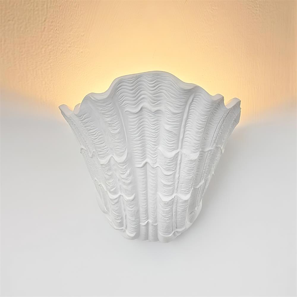 Maris Muschel-Wandleuchte aus Gips, kleine Größe (B 19 cm x H 19 cm)