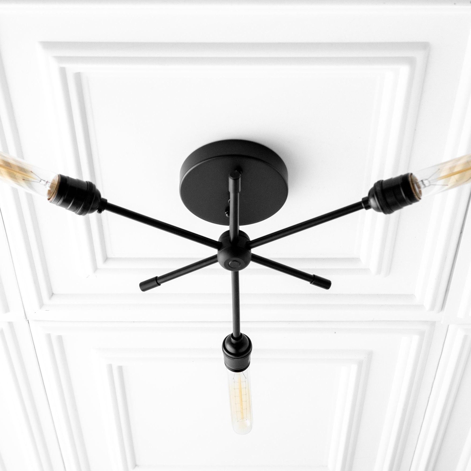Deckenleuchte in Schwarz, minimalistisches Design