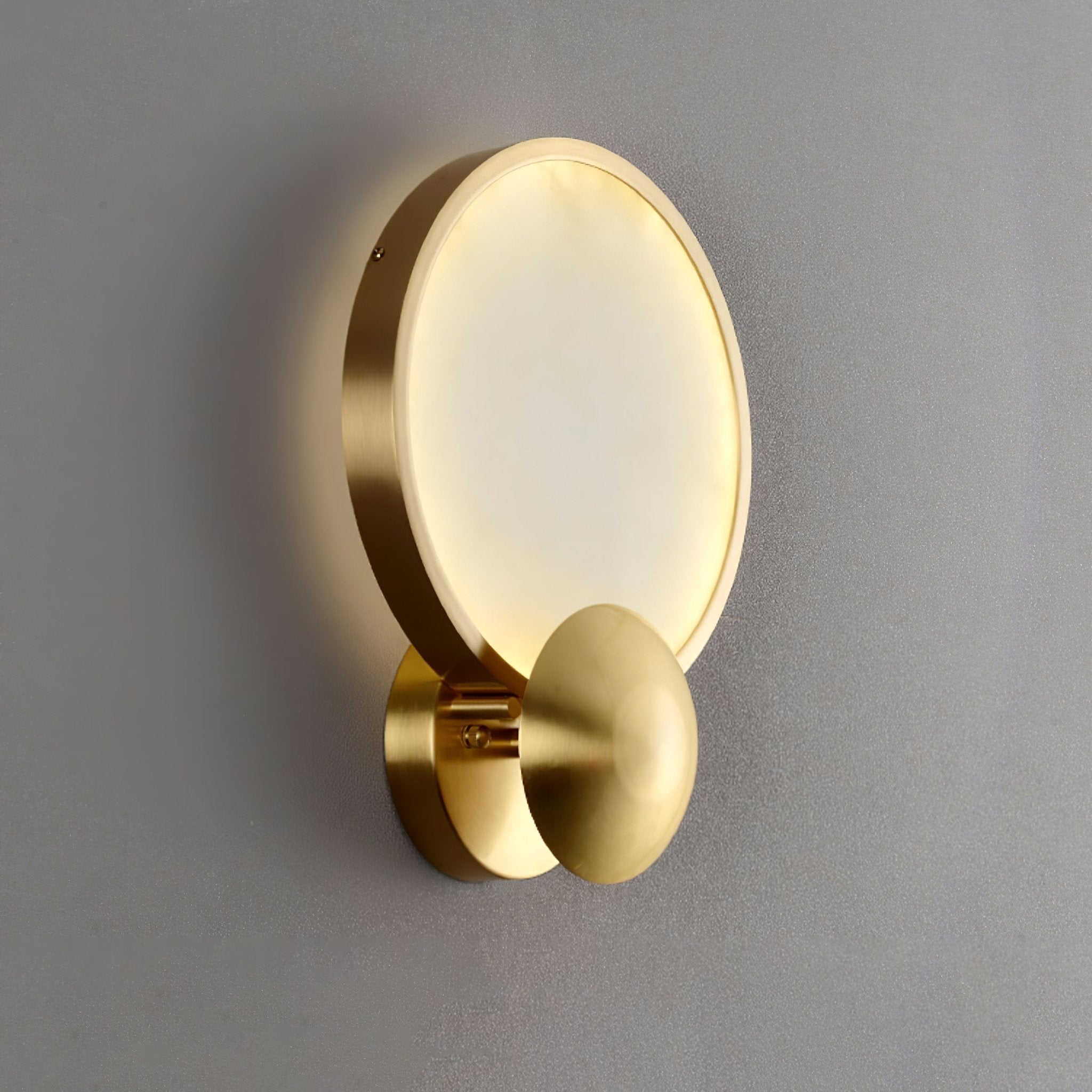 Sol Alabaster Brass Wall Light - Neutralighting
