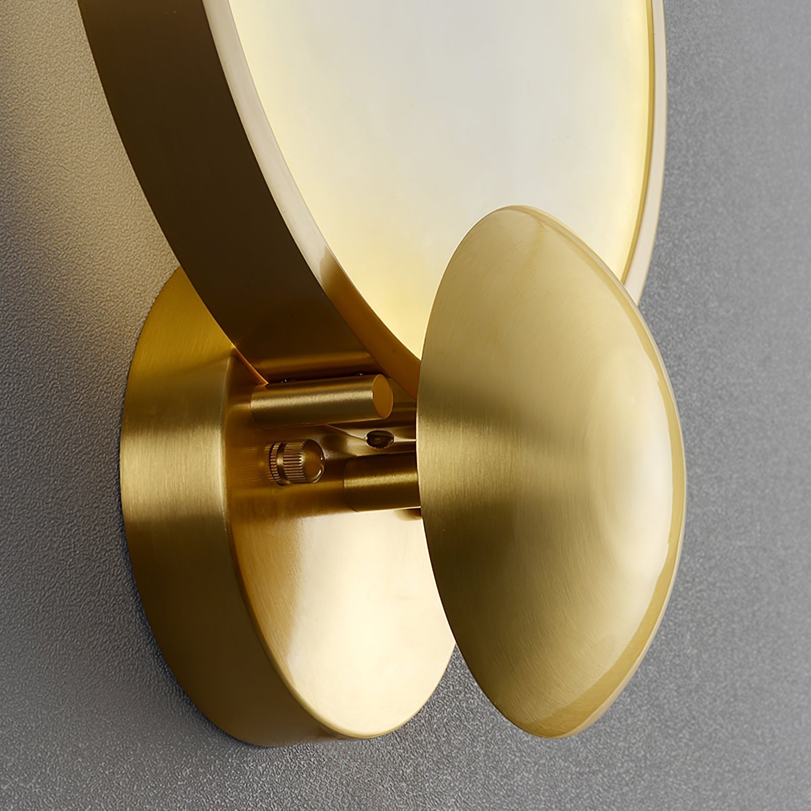 Sol Alabaster Brass Wall Light - Neutralighting