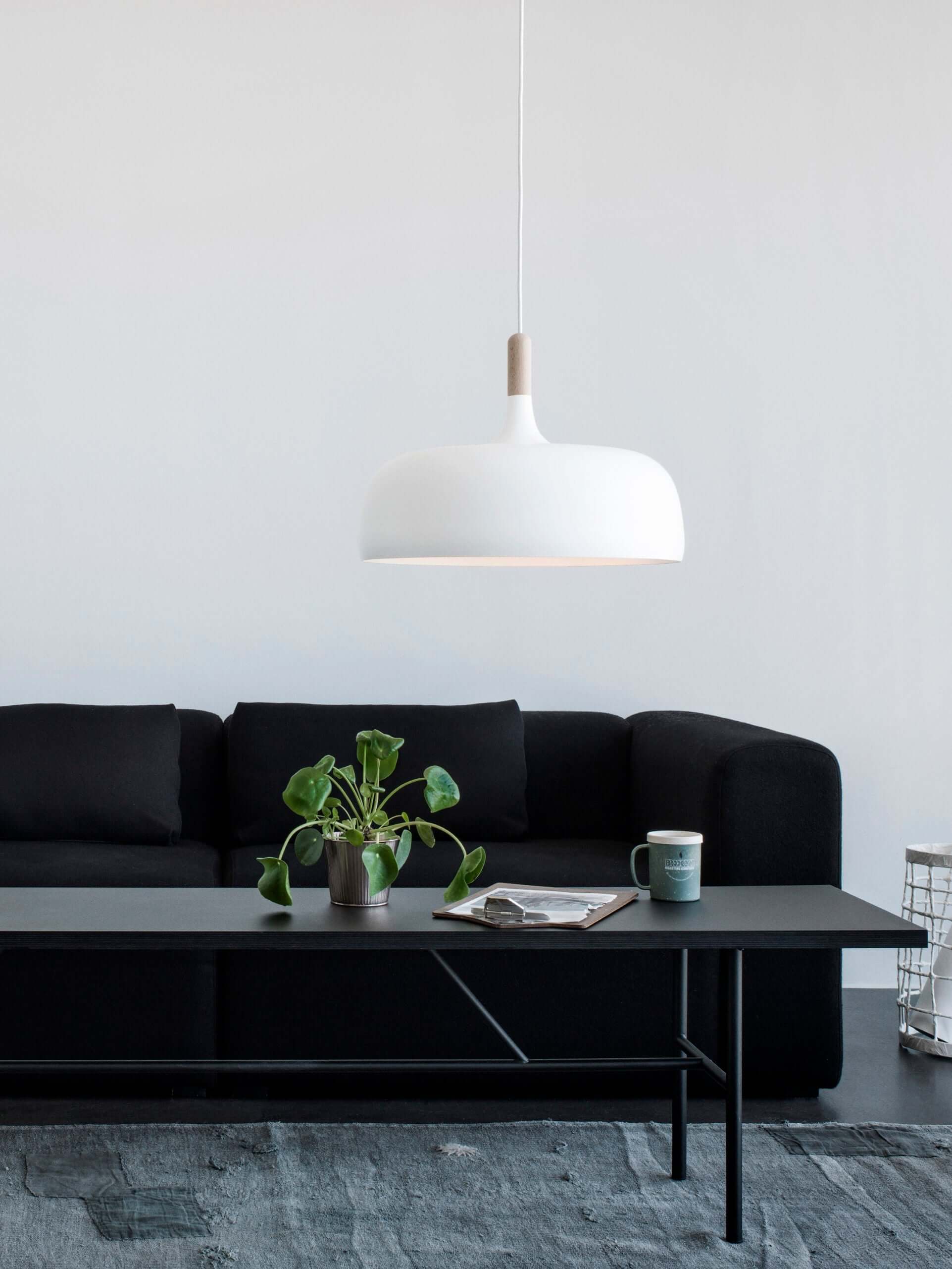 Lustra Pendelleuchte Weiß Schirm Holz-Letslighting