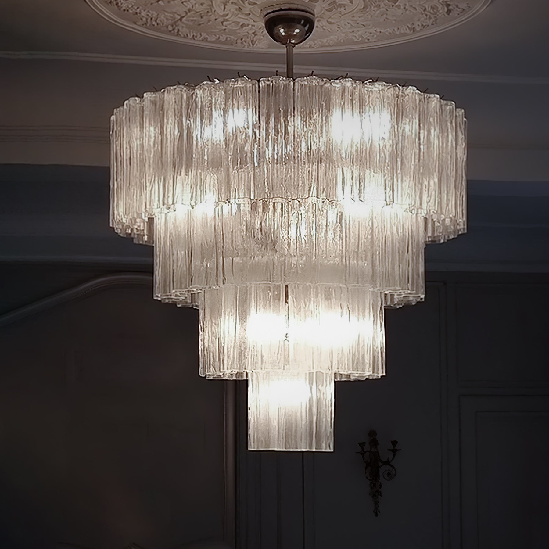 Aurora Chandelier White Layered Tube - Blowlighting