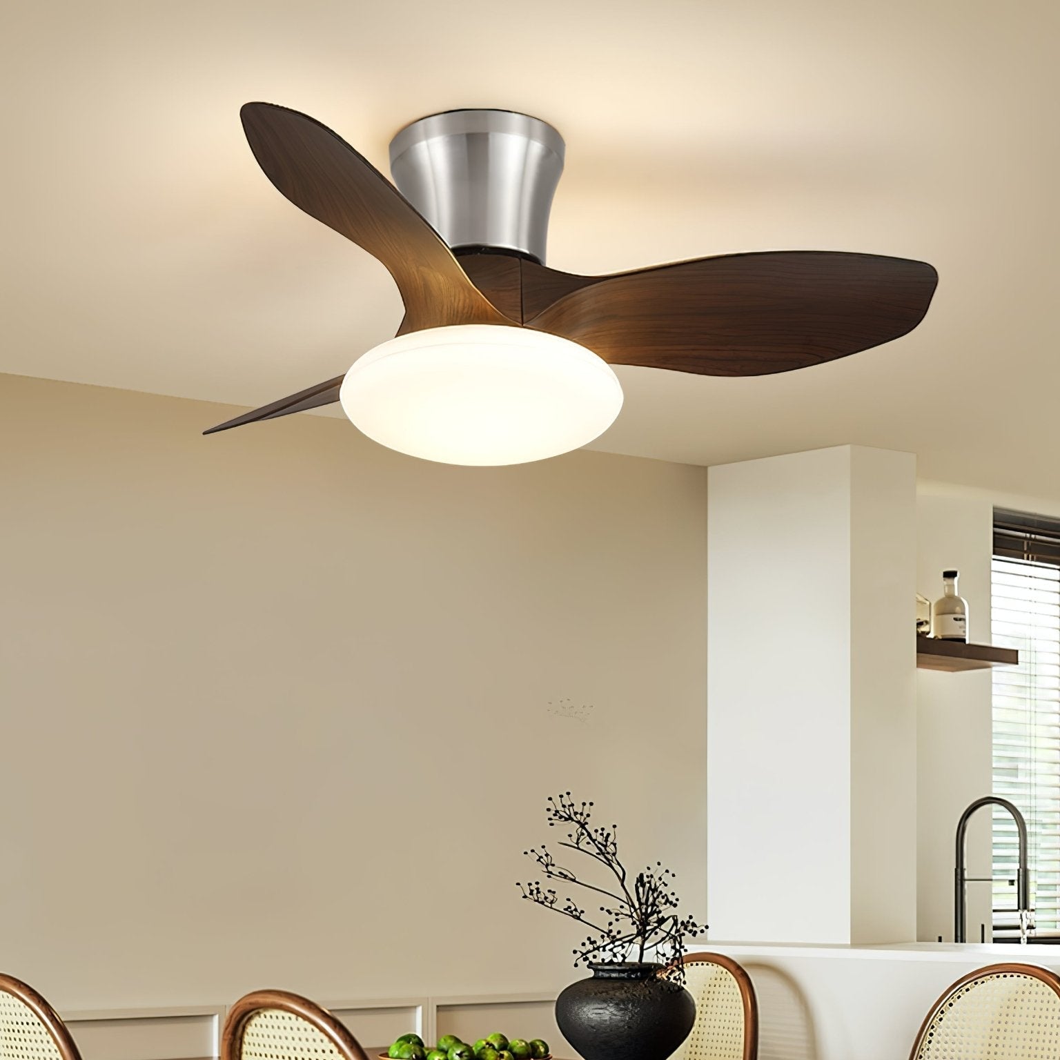 Velora Moderner Deckenventilator aus Holz mit Beleuchtung, Detail der ABS-Flügel