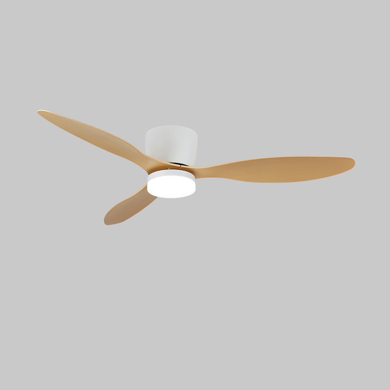 Knox Deckenventilator-Leuchte mit Metallrahmen und Massivholzflügeln.
