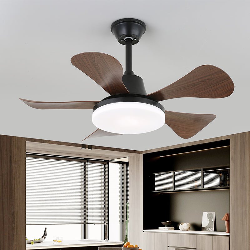 Aurefan Deckenventilatorleuchte in einem modernen Wohnzimmerambiente