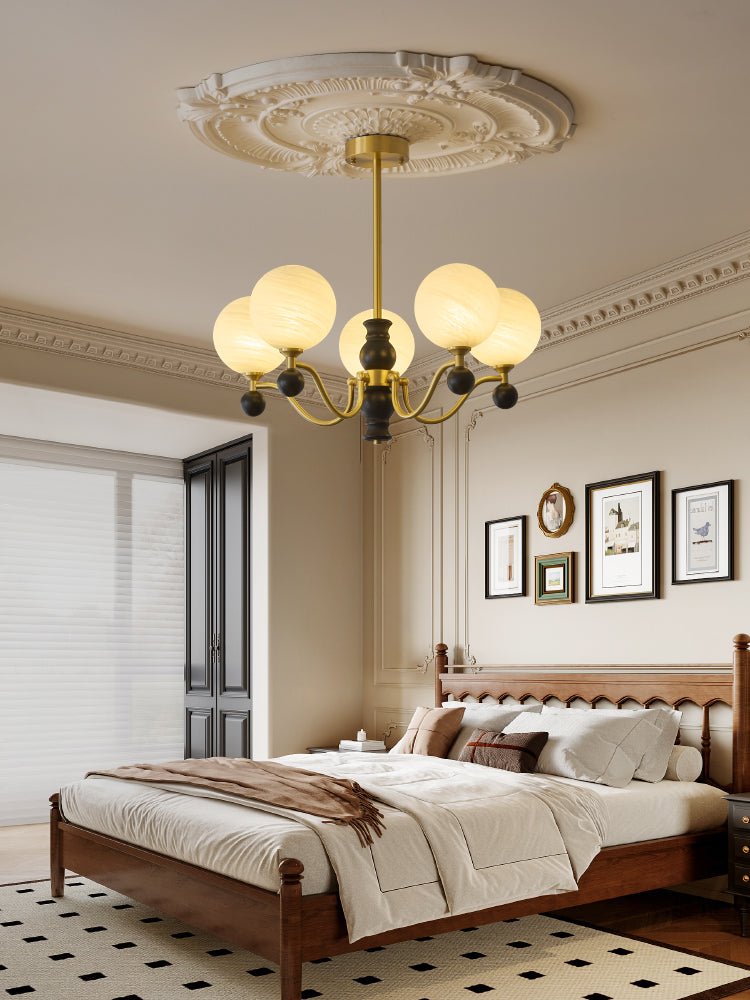 Ershaan Eleganter Vintage-Kronleuchter aus Messing und Holz-Letslighting