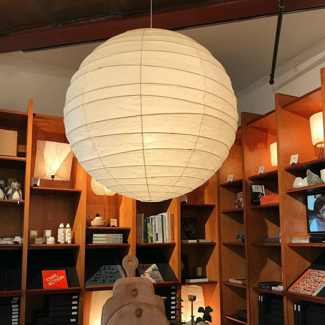 Luna Pendelleuchte mit japanischem Papier-Globus