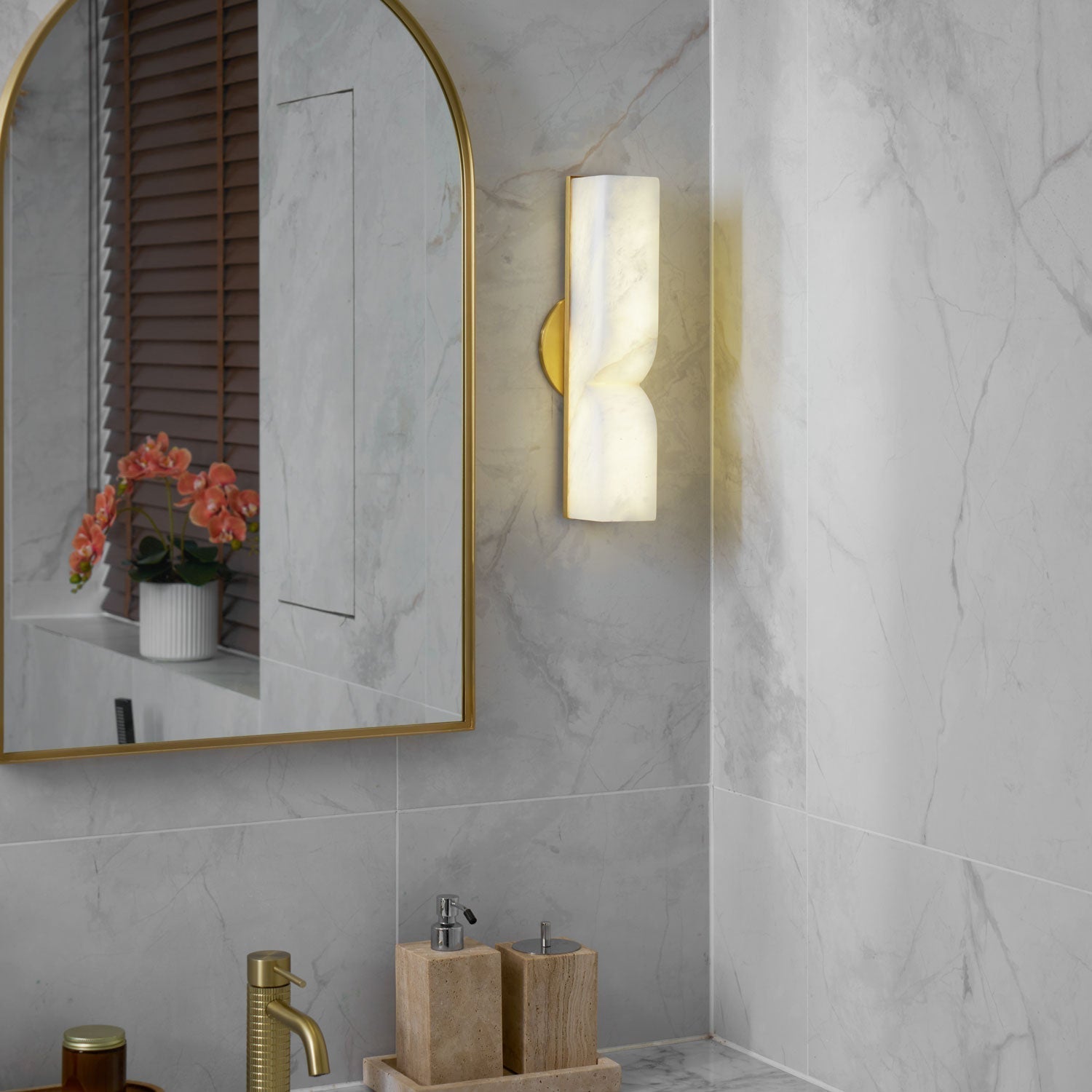 Lunaris Alabaster Rectangular Wall Lamp - Neutralighting