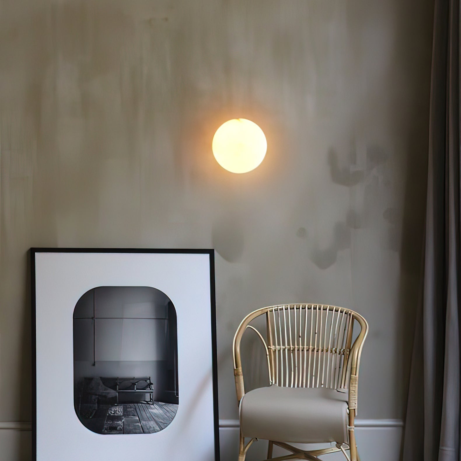 Vevinir Alabaster Globe Wall Light - Neutralighting