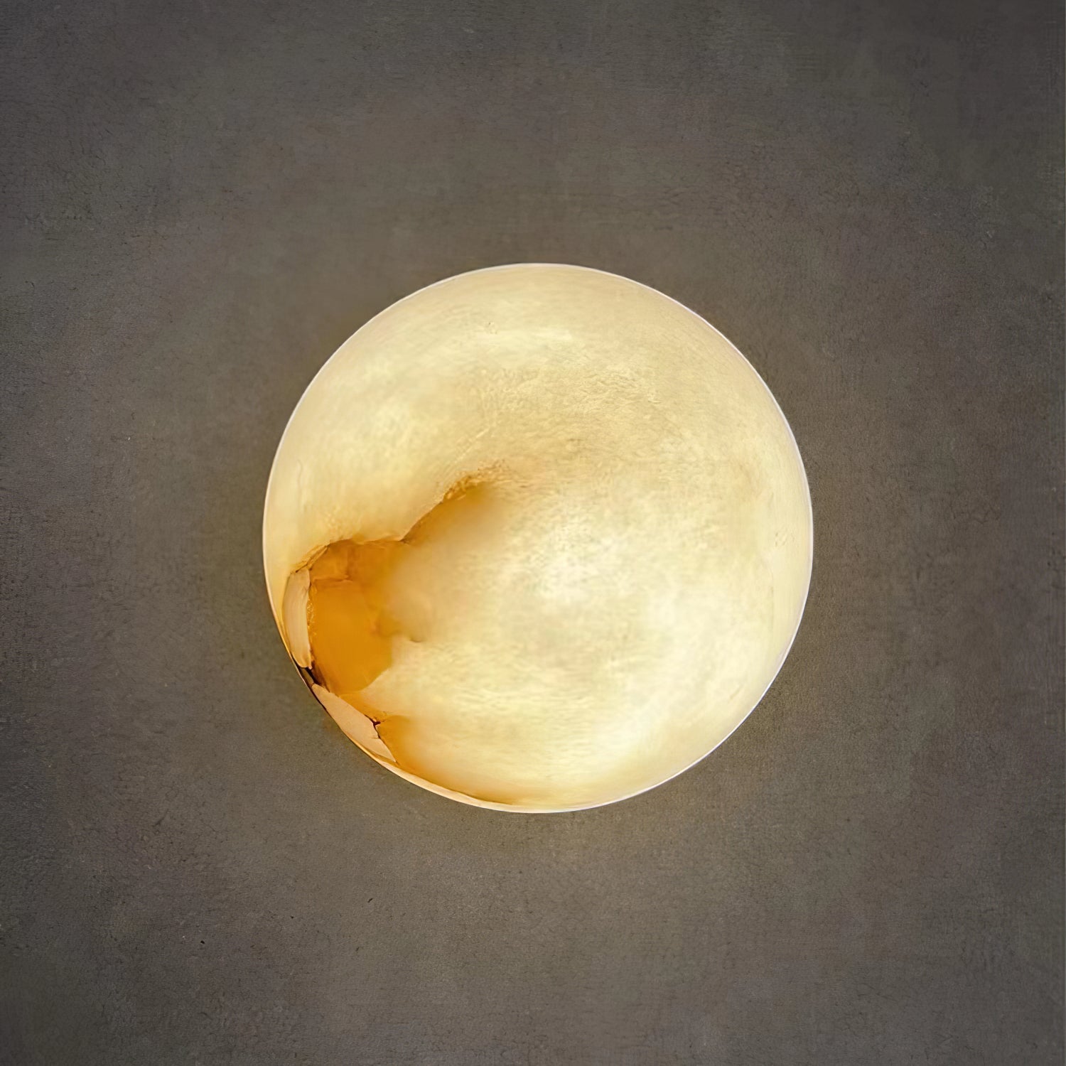 Lynq Mini-Kugel-Alabaster-Wandleuchte