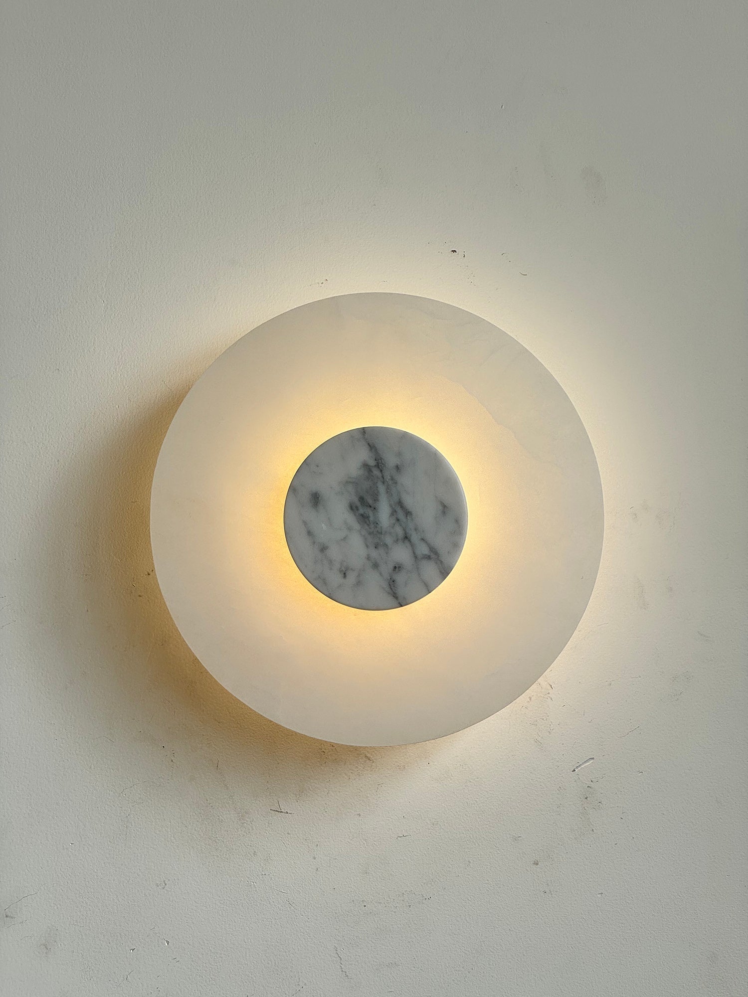 Rauduvyi Modern Minimalist Alabaster Wall Lamp - Letslighting
