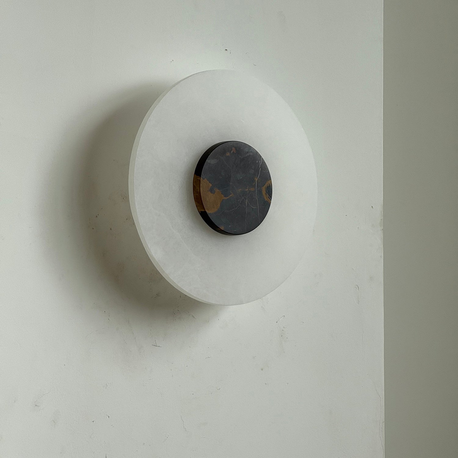Rauduvyi Modern Minimalist Alabaster Wall Lamp - Letslighting
