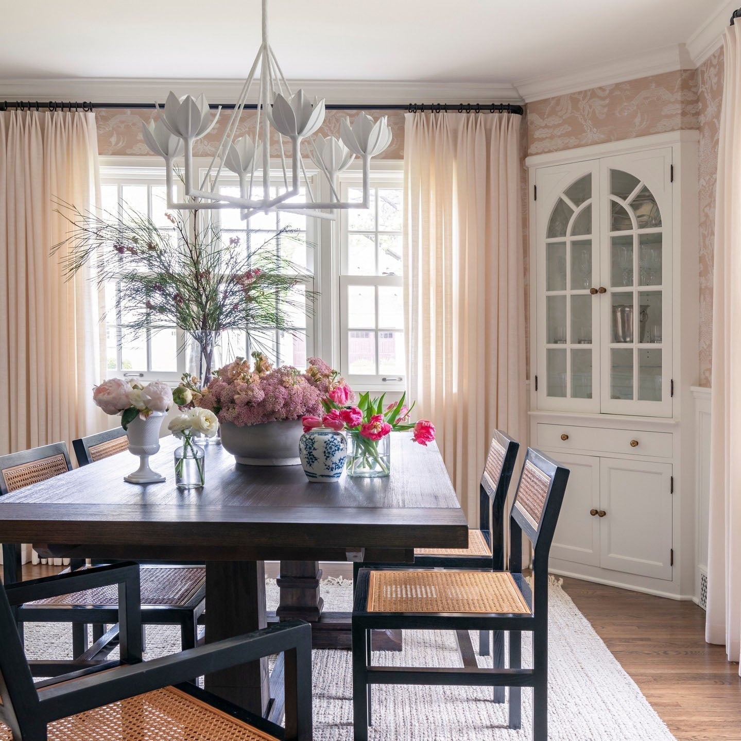 Alberto Modern Minimalist Floral Brass Chandelier - Letslighting